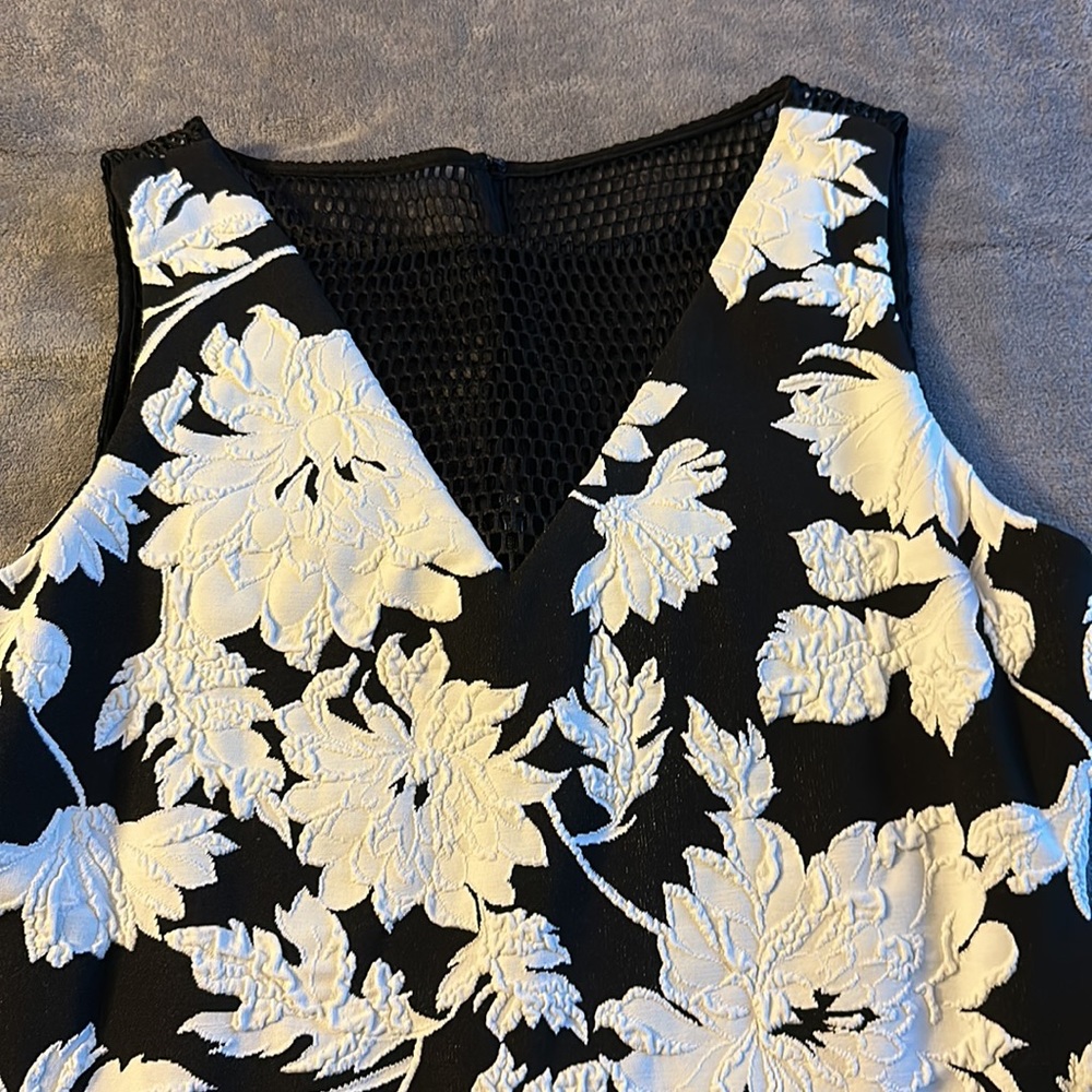 Cache dress - Picture 3 of 5